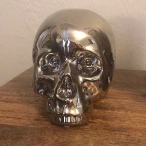 Silver glass skull decor